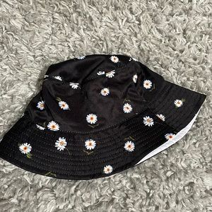 Reversable Bucket hat
